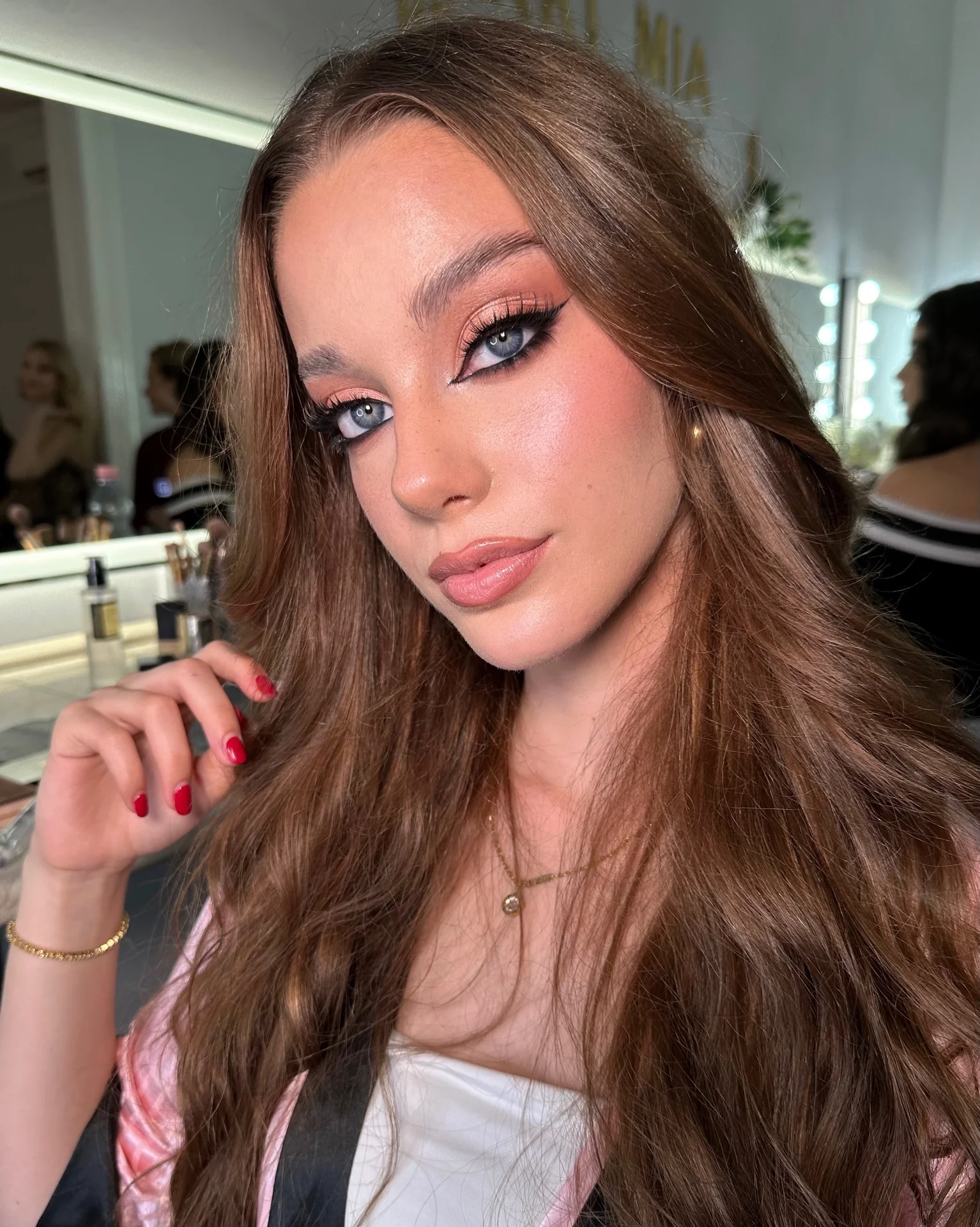 Budapest Fashion Week kifutói smink és backstage divatmegjelenés